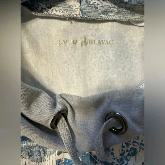 Laura Hlavac l Piper Pocket Funnel Neck - Summer Breeze | Size XL | Blue Tunic - Picture 7 of 10